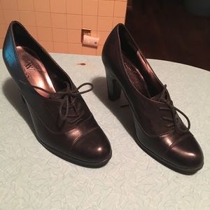 Black worthington heel shoes size 8
